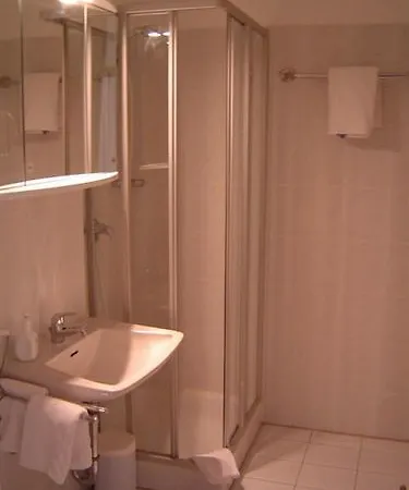 Stadt Pasing Otel 3*