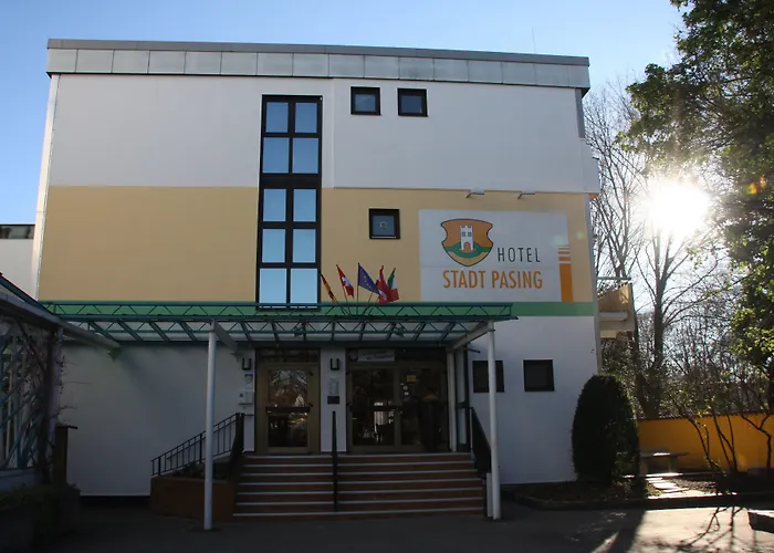 Stadt Pasing מלון 3*