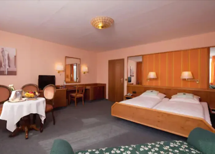 Stadt Pasing מלון 3*